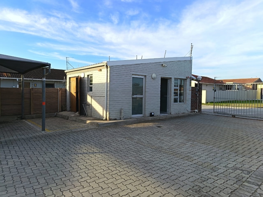1 Bedroom Property for Sale in Humewood Eastern Cape